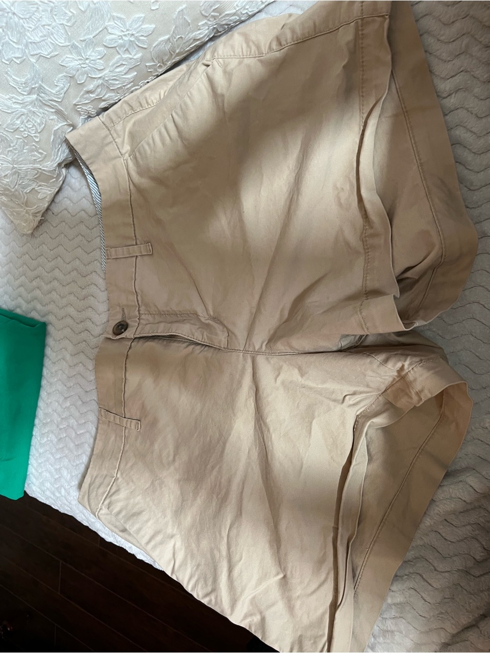 Classic Women's Beige Shorts Old Navy